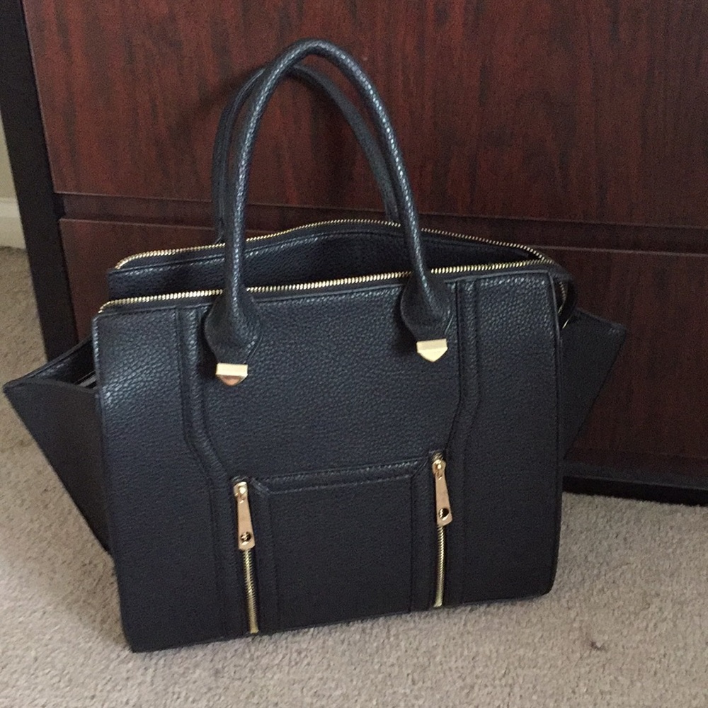 Lulu’s Black Purse
